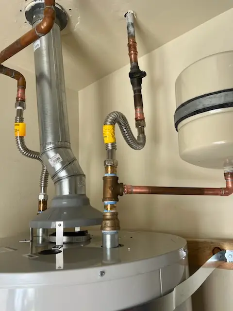 Water heater installation and plumbing repair in Wyandotte